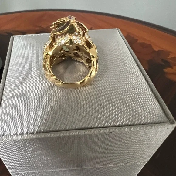 Authentic Christian Dior beautiful ring in size 5.25, in excellent condition - Picture 4 of 15